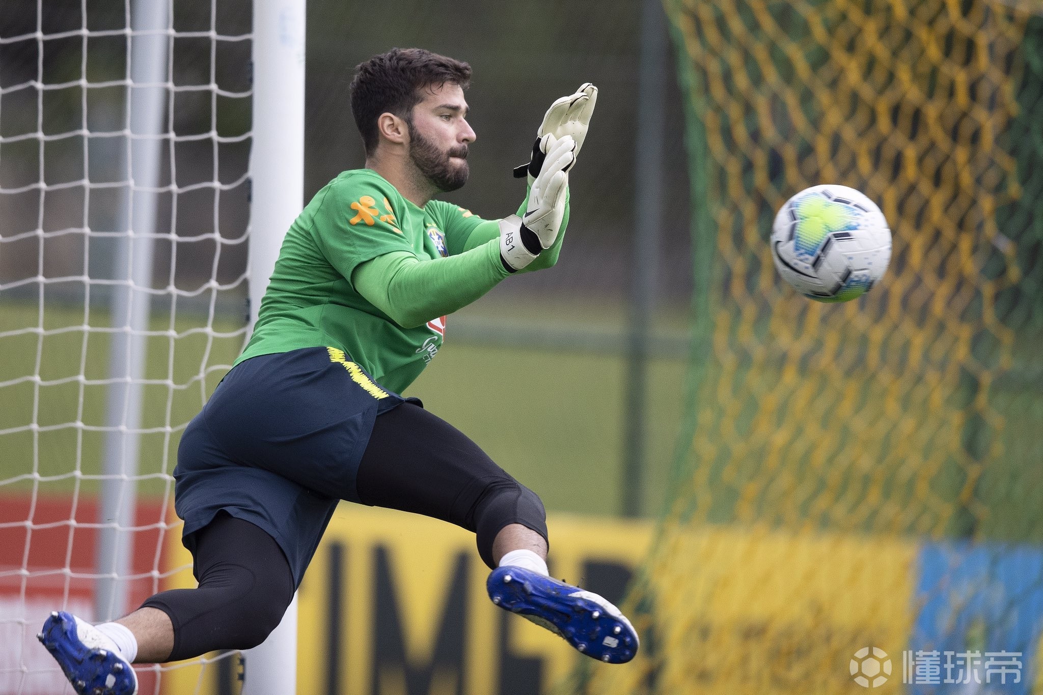 包含赛后罗马备战社区盾，复出首秀细节曝光，媒体盛赞，控场能力受关注的词条-开云