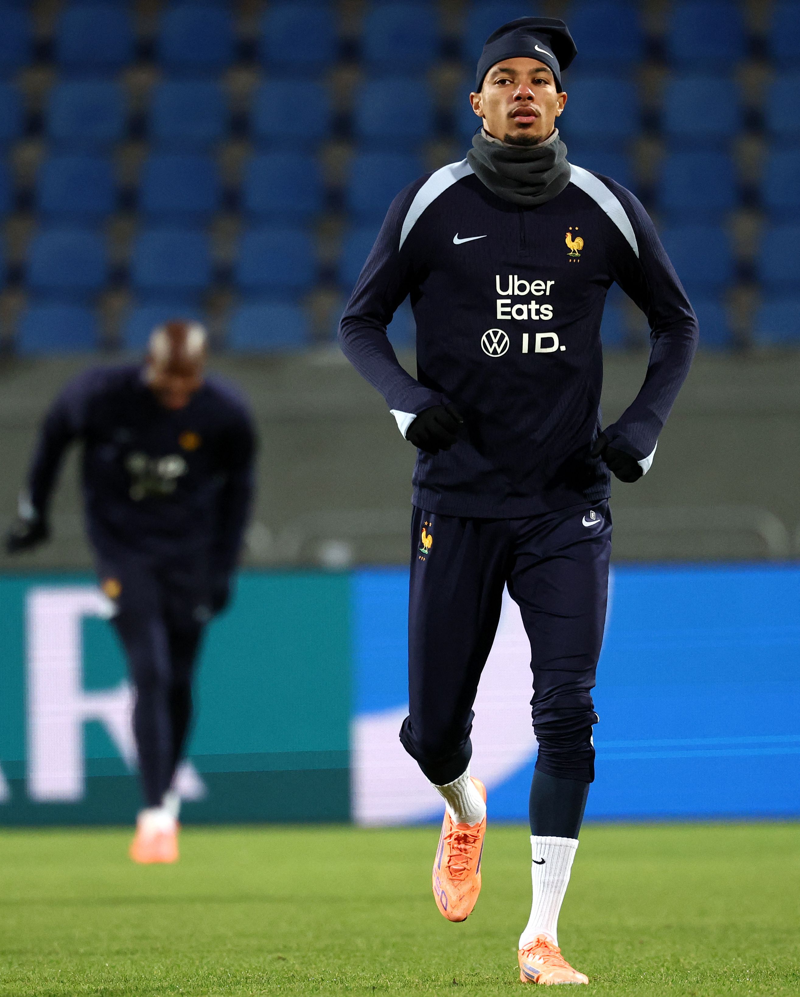 包含赛后阿贾克斯备战法甲，防线松动细节曝光，目标明确，年轻球员得到机会的词条-开云体育下载