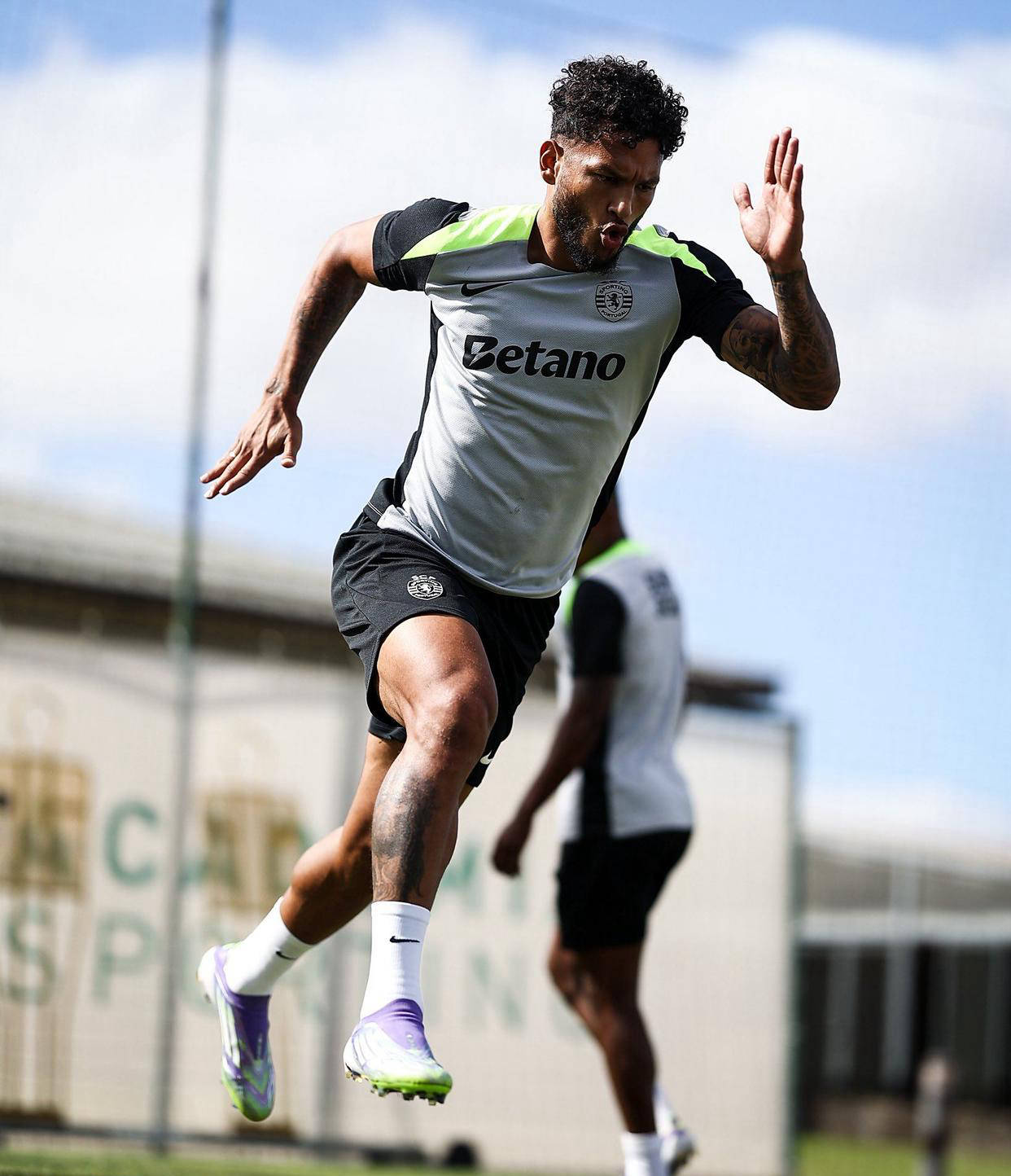 关于今晨德甲焦点战，波尔图造点机会，气氛紧张，轮换策略成焦点的信息-开云体育下载