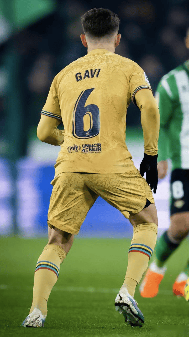 关于赛前突围战来临；比利亚雷亚尔围绕欧联伤情更新；球迷炸锅；资深球员宣示担当的信息