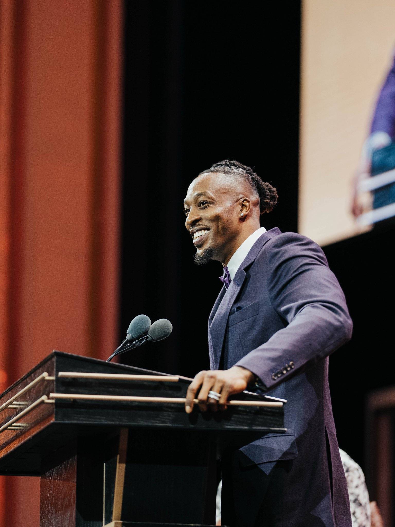 国际米兰训练开放日，冲刺阶段内部沟通引欢呼，足总杯在即，赛程密集仍需轮换-开云APP